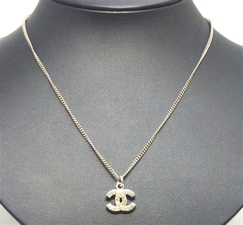 Chanel necklace outlet